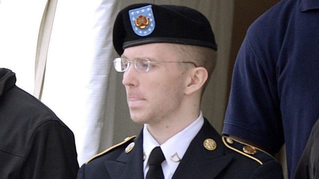 Bradley Manning confesó que quiere vivir como una mujer