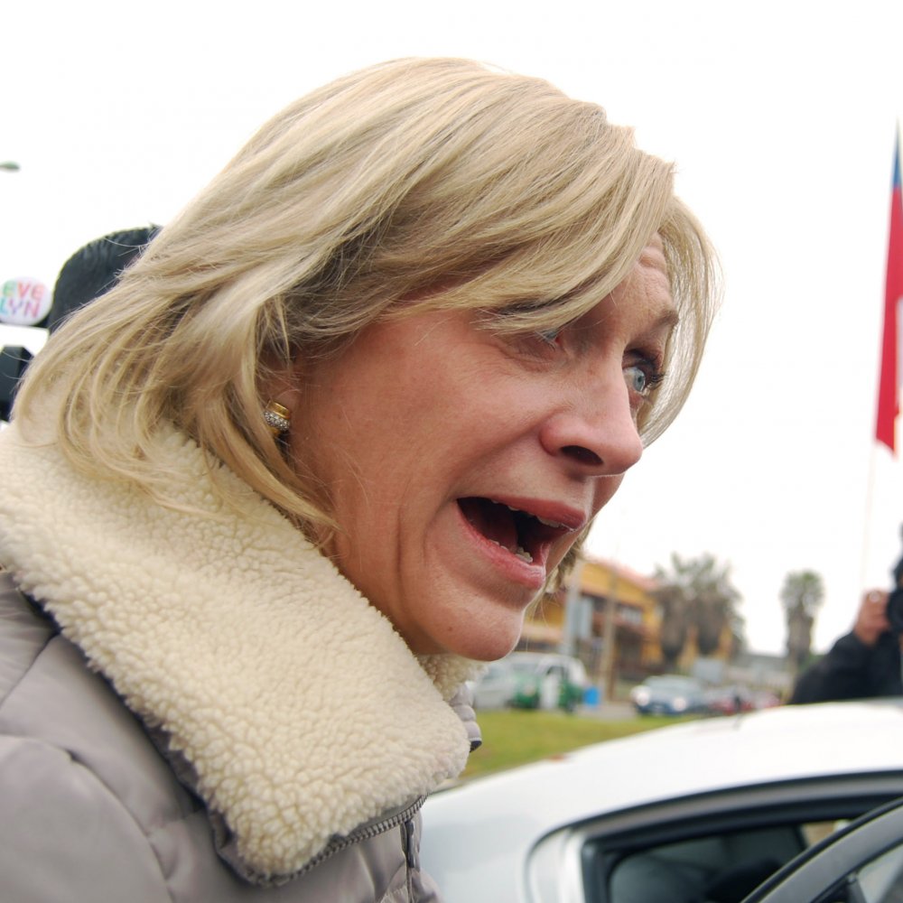 Matthei quiere debate televisado sólo entre ella y Michelle Bachelet