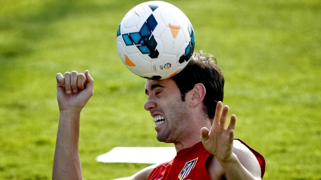 Godín dijo que nunca lastimaría a un colega en alusión a Messi