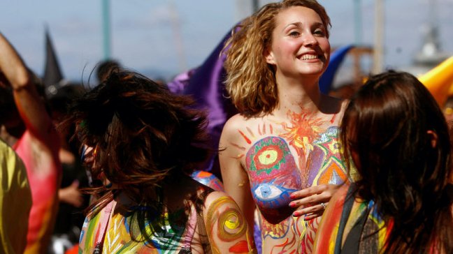 Mil tambores desafía a las autoridades de Valparaíso tras cancelación del carnaval