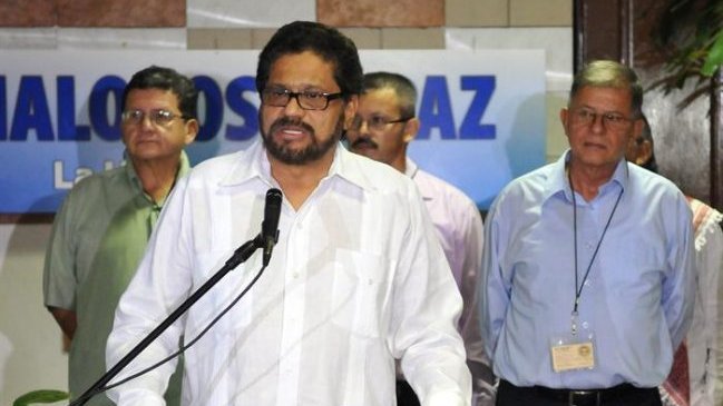 FARC rechazó propuesta de referendo de Santos, pero seguirá dialogando