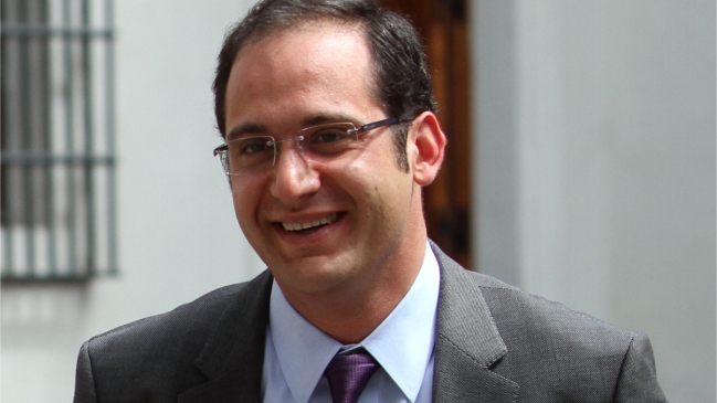 Issa Kort propone que iglesias evangélicas sean financiadas por el Estado