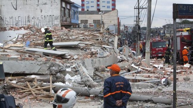Bomberos encontraron noveno cadáver tras derrumbe de edificio en Brasil