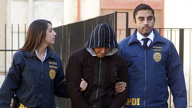 Joven de 21 años apuñaló 15 veces a ex polola embarazada en Puente Alto