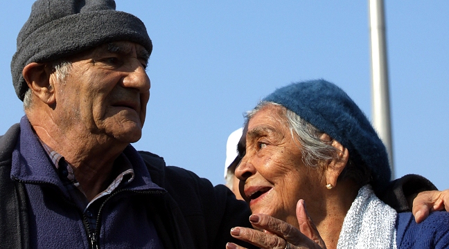 Encuesta reveló que los chilenos no se sienten preparados para la vejez