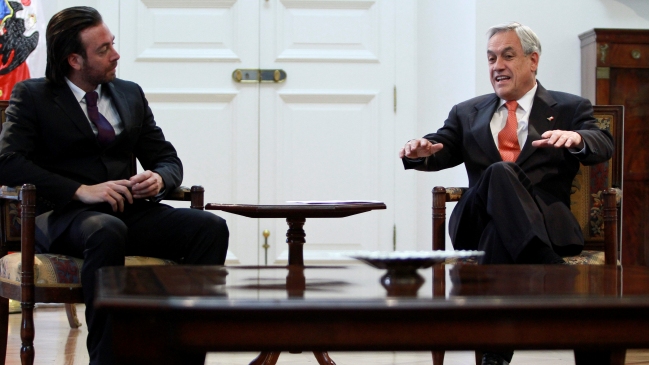 Nicolás Massú fue nombrado rostro de Santiago 2014 en visita a La Moneda