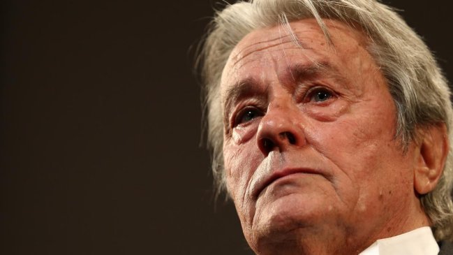 Alain Delon cree que la homosexualidad es 