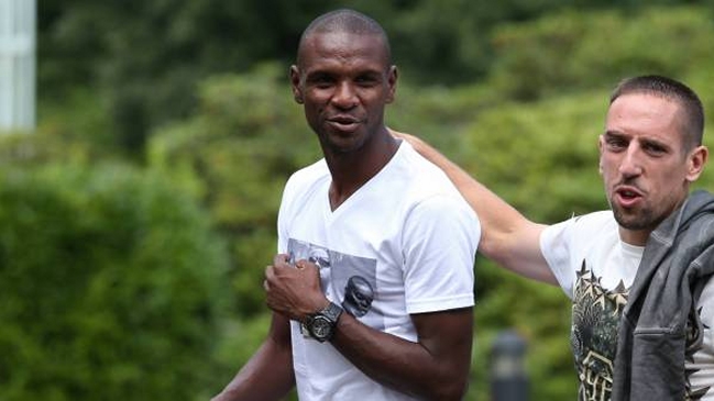 FC Barcelona rechazó las críticas de Eric Abidal por sueldo impago