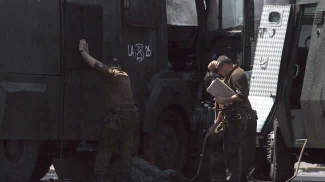 Hombre está grave tras ser atropellado por bus de Fuerzas Especiales