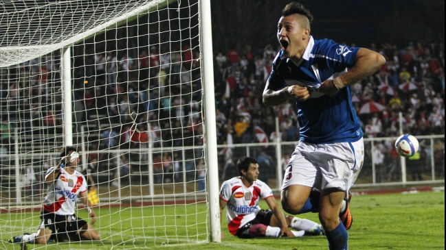 U. Católica rescató un angustioso empate ante Curicó Unido