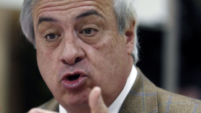 Anestesistas presentaron recurso de protección contra Mañalich