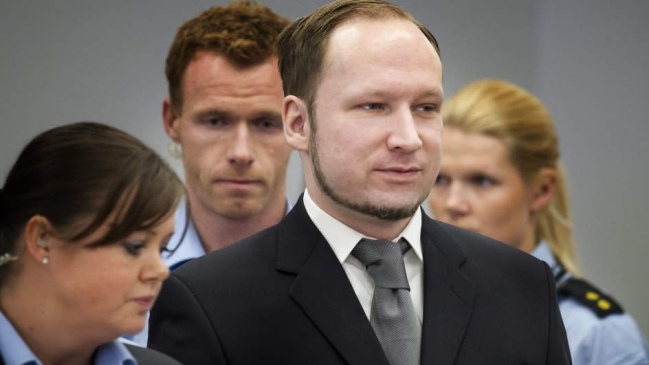 Autor de la matanza de Noruega estudiará ciencias políticas