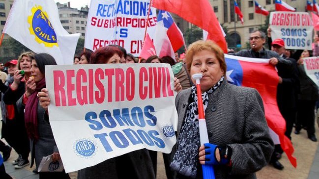 Funcionarios del Registro Civil informaron que continuarán en paro