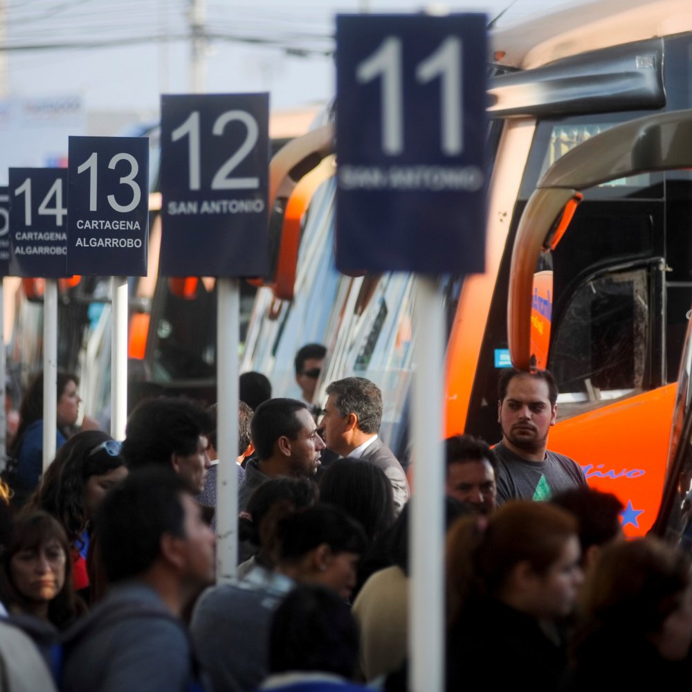 Sernac denunciará irregularidades en alzas en tarifas de buses a la FNE