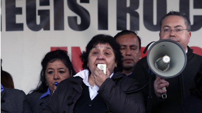 Funcionarios de Registro Civil continúan paro y anunciaron marcha para este lunes