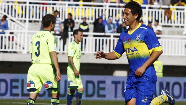 Everton superó a una opaca U. de Chile que se aleja de la lucha por el Apertura