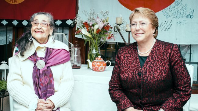 Bachelet visitó a Margot Loyola en su cumpleaños 95