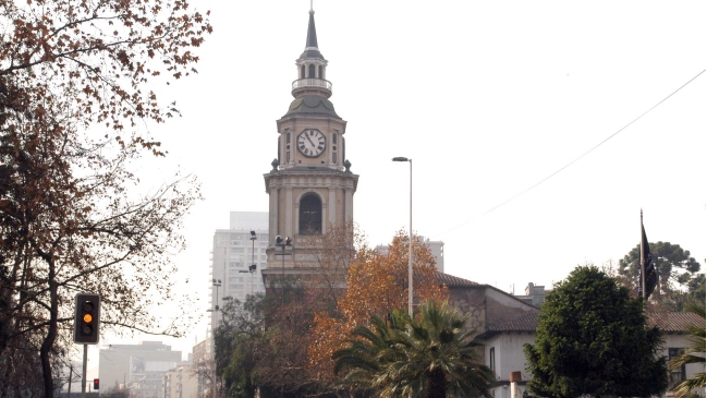 Tohá manifestó preocupación por fallo para pintar fachada de iglesia San Francisco