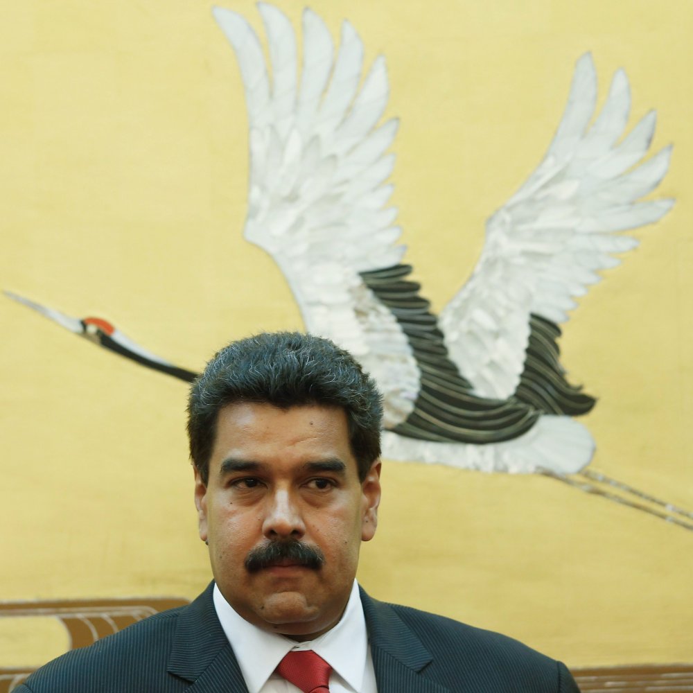 Maduro habló con Al Asad y aseguró que delegación siria traerá 