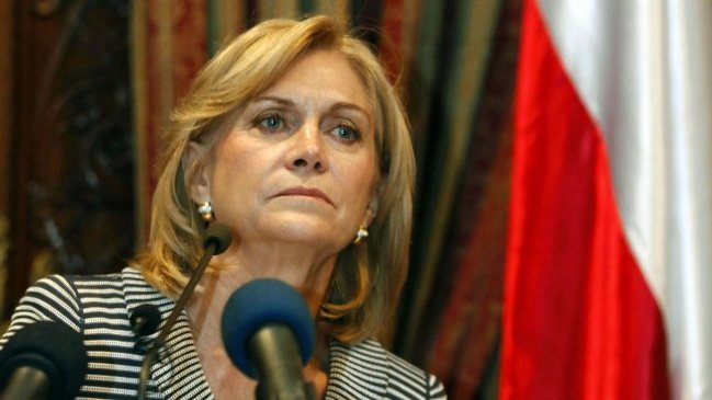 Comando de Evelyn Matthei presentó propuesta de reforma constitucional