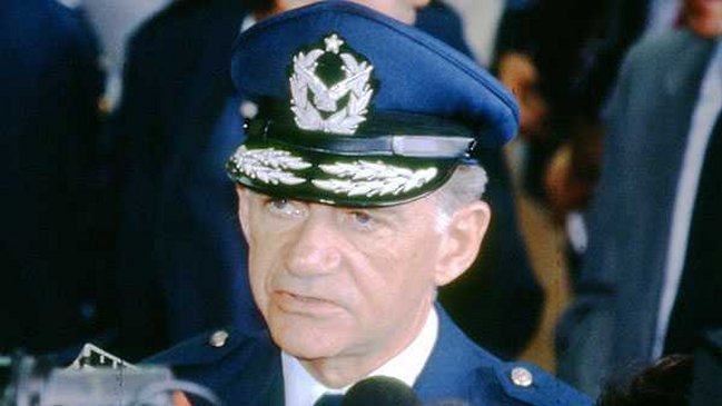 Corte rechazó procesar al general Fernando Matthei