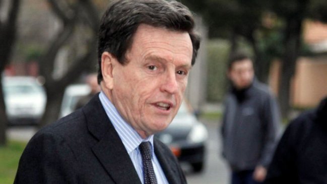 Abogado: Hijo de Carlos Larraín se bajó del vehículo tras atropello