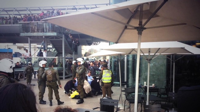 Mujer murió tras caer en mall Costanera Center