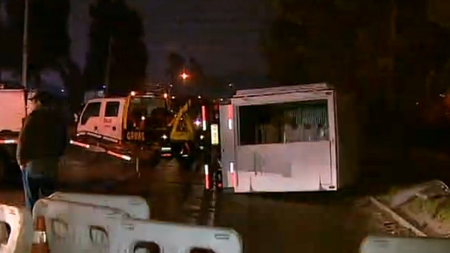 Delincuentes volcaron en un camión mientras huían de un asalto en Quilicura