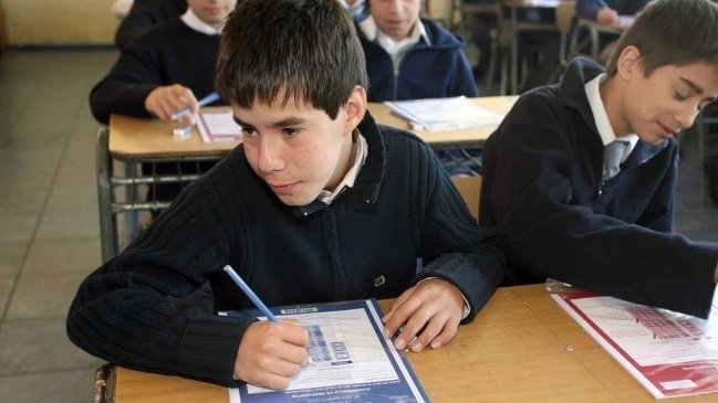 Más de 240 mil alumnos de cuarto básico rindieron la prueba Simce 2013