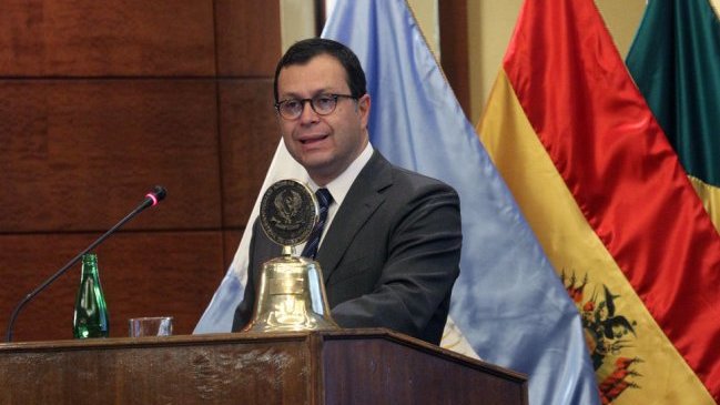 Hinzpeter llamó a moderar expectativas en búsqueda de avioneta