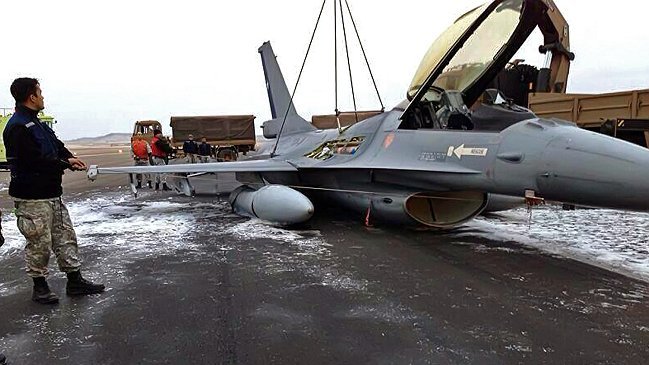 Reparar el F-16 accidentado costará tres millones de dólares