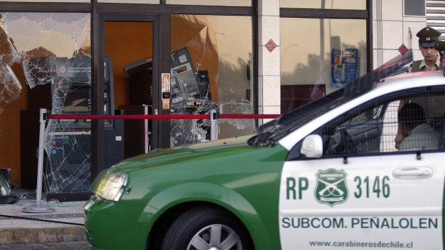 Carabineros busca a los autores de alunizajes en Vitacura y Peñalolén
