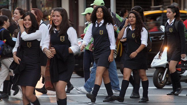 Liceo regalará notas 7 a alumnas ante aumento de la ponderación