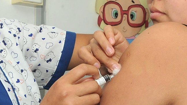 Niñas de nueve años serán vacunadas para prevenir cáncer uterino