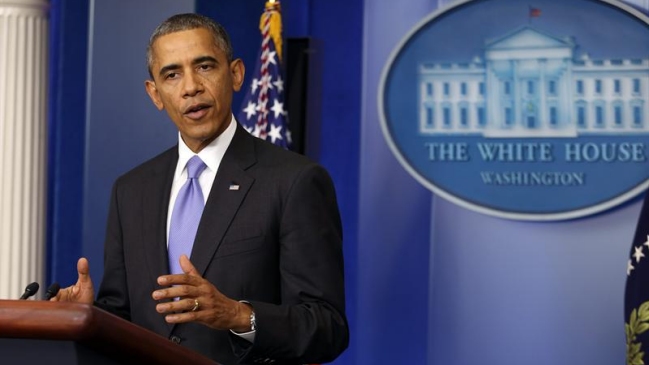 Obama firma oficialmente ley para reabrir gobierno y elevar techo de deuda