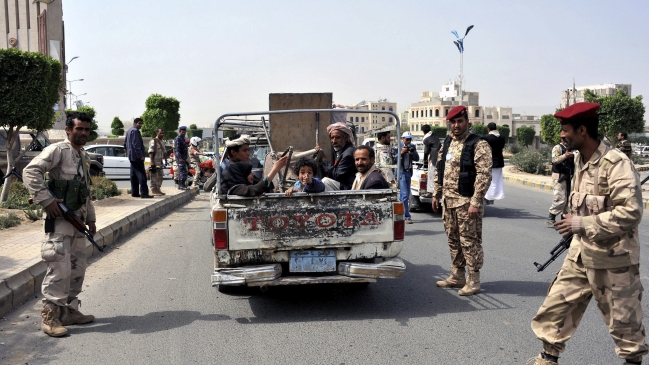 Al Qaeda lanzó ataques simultáneos contra policía y ejército en Yemen