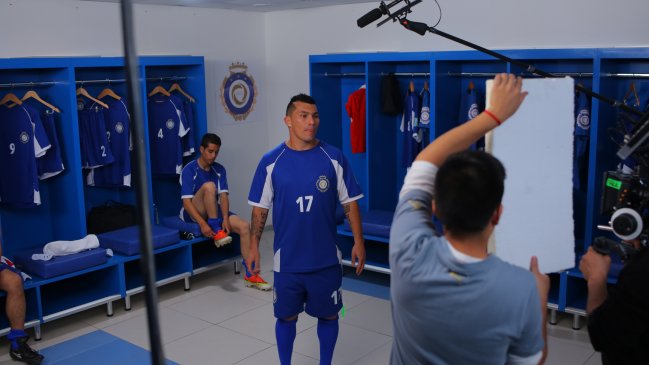 Gary Medel causó revuelo con la apertura de su cuenta oficial en Twitter