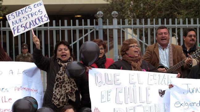 Pescadores de Juan Fernández depusieron toma del aeródromo