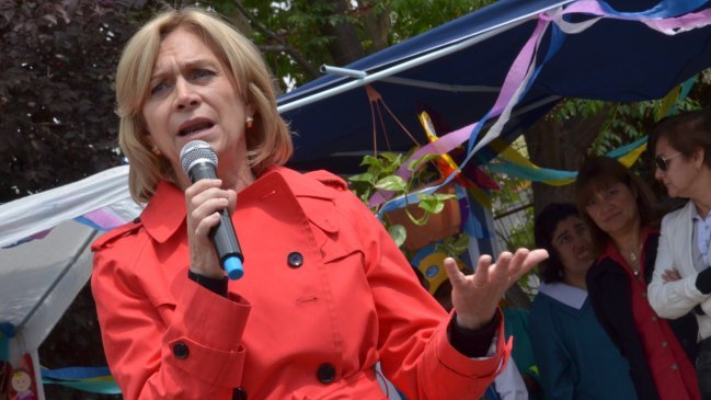 Matthei se comprometió a reforzar apoyo para personas con discapacidad mental