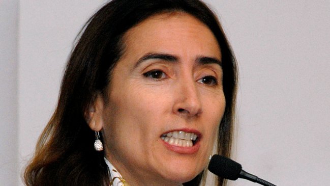 Ministra: Ranking de notas beneficia más a colegios particulares