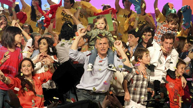 Kirchnerismo sufrió dura derrota en comicios legislativos argentinos