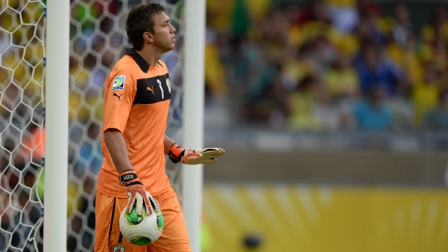 Fernando Muslera quedó descartado en Uruguay para el repechaje ante Jordania