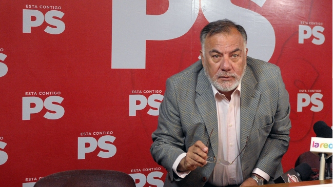 Andrade emplazó al Presidente Piñera: Termine con dignidad