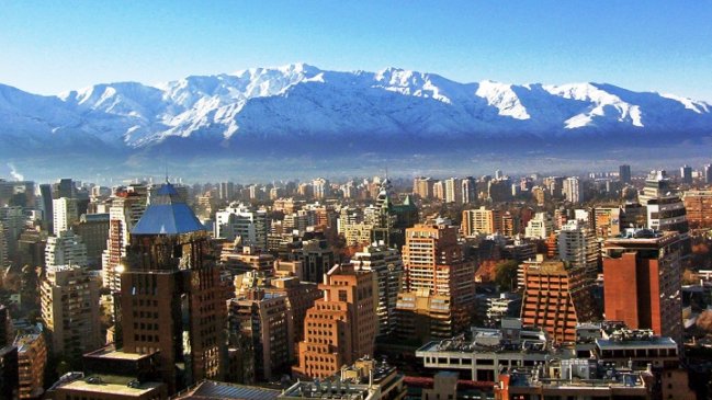 La mayoría de los chilenos no se iría a vivir a otro país