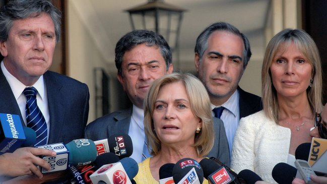 Matthei: Bachelet y su gente están a favor de los encapuchados