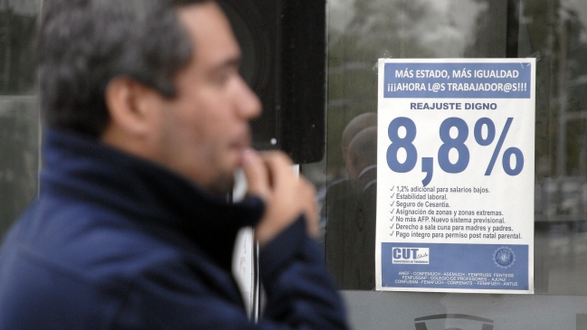 Gobierno entregará propuesta de reajuste del sector público tras las elecciones