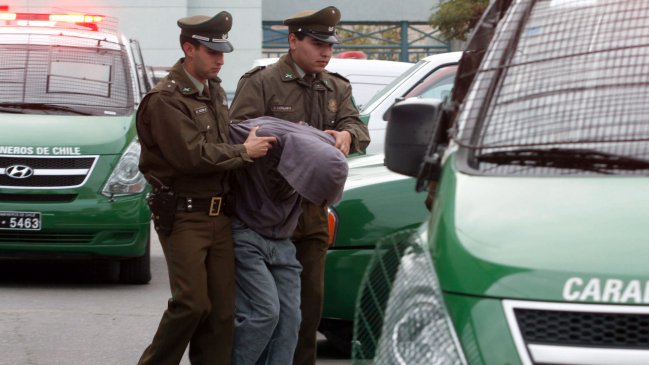 Carabineros detuvo a sujeto acusado de violar y embarazar a su hijastra de 13 años