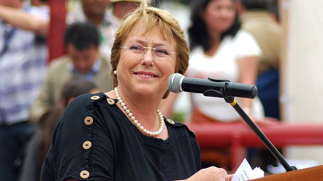 Michelle Bachelet: La ciudadanía necesita que funcionen los municipios