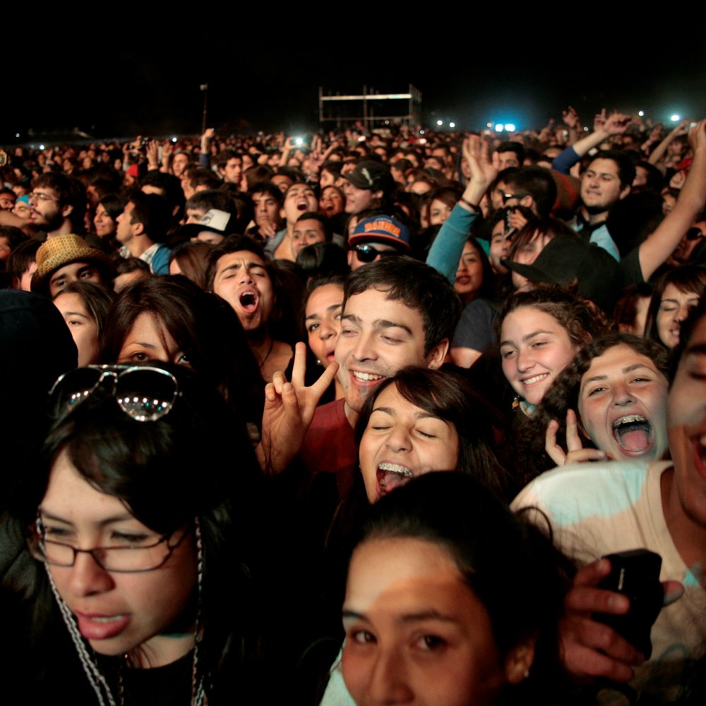 Más de 12 horas de música y problemas de organización marcaron el Festival Frontera