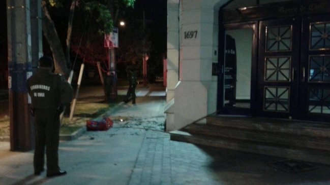 Fallido robo dejó diversos daños a sucursal bancaria en Quinta Normal